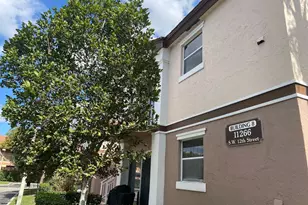 11266 SW 12th St, Pembroke Pines, FL 33025 - Photo 18