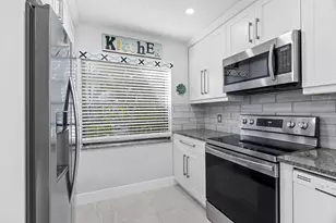 21215 Lago Cir, Boca Raton, FL 33433 - Photo 12
