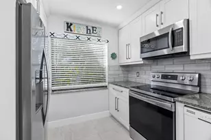 21215 Lago Cir, Boca Raton, FL 33433 - Photo 12