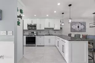 21215 Lago Cir, Boca Raton, FL 33433 - Photo 10