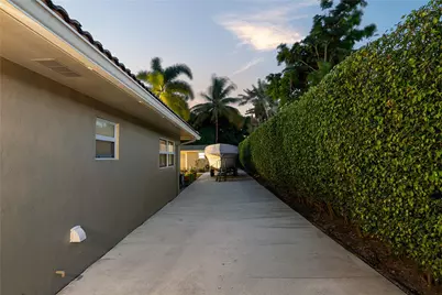 112 SW 24th Avenue, Boynton Beach, FL 33435 - Photo 46