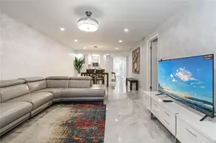 9523 S Hollybrook Lake Dr, Pembroke Pines, FL 33025 - Photo 2
