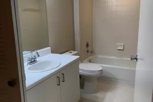 571 SW 142nd Ave, Pembroke Pines, FL 33027 - Photo 4