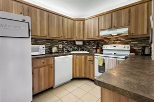 330 Knotty Pine Cir, Greenacres, FL 33463 - Photo 6