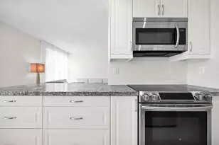 17620 Atlantic Blvd, North Miami Beach, FL 33160 - Photo 14