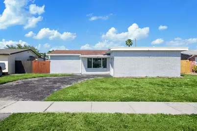 11371 NW 40th Place, Sunrise, FL 33323 - Photo 2