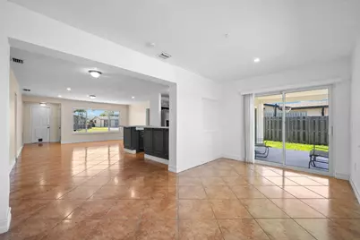 11371 NW 40th Place, Sunrise, FL 33323 - Photo 6