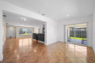 11371 NW 40th Pl, Sunrise, FL 33323 - Photo 6