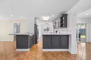 11371 NW 40th Pl, Sunrise, FL 33323 - Photo 10