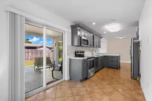 11371 NW 40th Pl, Sunrise, FL 33323 - Photo 14