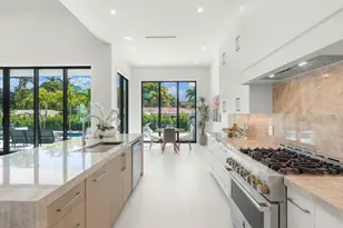 2724 NE 21st Ct, Fort Lauderdale, FL 33305 - Photo 18