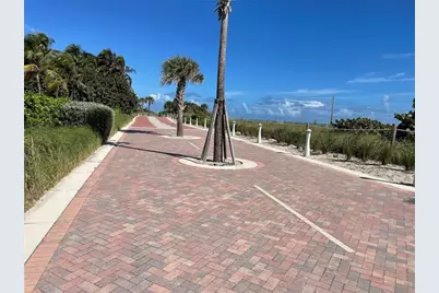 5005 Collins Avenue #1210, Miami Beach, FL 33140 - Photo 4