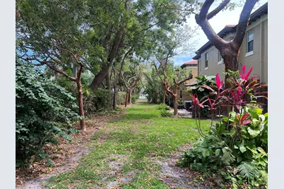 6927 Julia Gardens Drive, Coconut Creek, FL 33073 - Photo 28