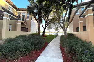 6927 Julia Gardens Dr, Coconut Creek, FL 33073 - Photo 30