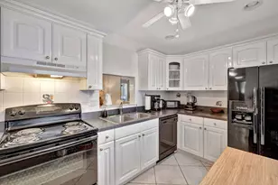4270 NW 40th St, Lauderdale Lakes, FL 33319 - Photo 6