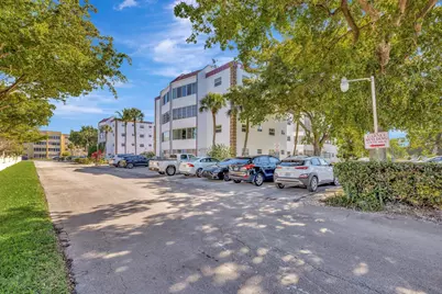 4270 NW 40th Street #302, Lauderdale Lakes, FL 33319 - Photo 38