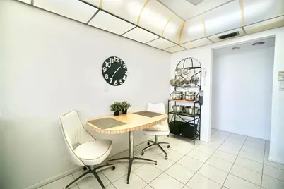 800 Parkview Drive #524, Hallandale Beach, FL 33009 - Photo 22