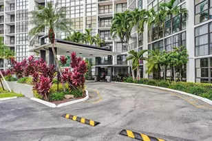 800 Parkview Dr, Hallandale Beach, FL 33009 - Photo 4