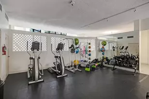 800 Parkview Dr, Hallandale Beach, FL 33009 - Photo 40