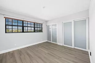 2127 NE 11th Ave, Wilton Manors, FL 33305 - Photo 10