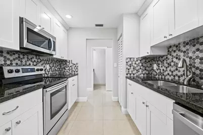 2127 NE 11th Avenue, Wilton Manors, FL 33305 - Photo 8