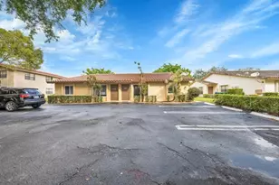 10835 NW 45th St, Coral Springs, FL 33065 - Photo 2