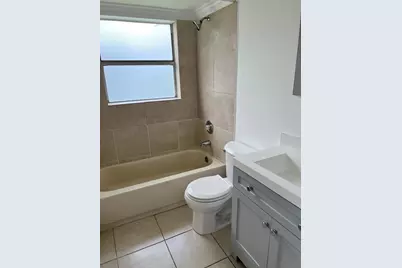 1040 Twin Lakes Drive #1040, Coral Springs, FL 33071 - Photo 12
