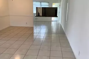 1040 Twin Lakes Dr, Coral Springs, FL 33071 - Photo 4