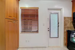 4270 NW 40th St, Lauderdale Lakes, FL 33319 - Photo 16