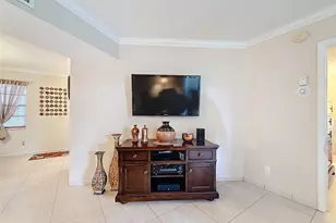 4270 NW 40th St, Lauderdale Lakes, FL 33319 - Photo 18