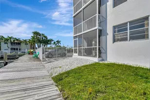 689 NE 6th Ct, Boynton Beach, FL 33435 - Photo 24