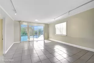 689 NE 6th Ct, Boynton Beach, FL 33435 - Photo 10