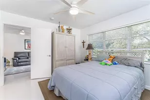 811 S Hollybrook Dr, Pembroke Pines, FL 33025 - Photo 12
