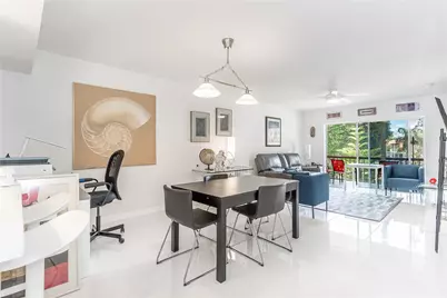 811 S Hollybrook Drive #301, Pembroke Pines, FL 33025 - Photo 2