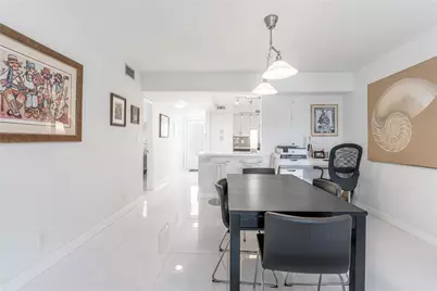 811 S Hollybrook Drive #301, Pembroke Pines, FL 33025 - Photo 10