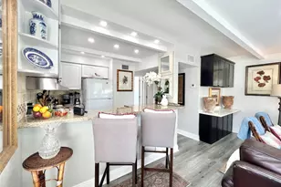 2124 NE 5th Ave, Fort Lauderdale, FL 33305 - Photo 2