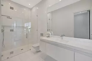 2560 Del Lago Dr, Fort Lauderdale, FL 33316 - Photo 58