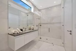 2560 Del Lago Dr, Fort Lauderdale, FL 33316 - Photo 52