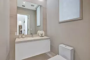 2560 Del Lago Dr, Fort Lauderdale, FL 33316 - Photo 32