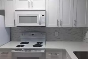 2236 N Cypress Bend Dr, Pompano Beach, FL 33069 - Photo 2