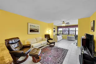 10123 Sunrise Lakes Blvd, Sunrise, FL 33322 - Photo 4