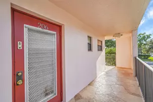 10123 Sunrise Lakes Blvd, Sunrise, FL 33322 - Photo 14