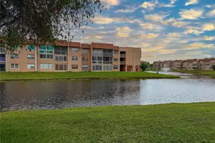 9460 Sunrise Lake Blvd Unit, Sunrise, FL 33322 - Photo 4