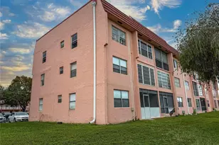 9460 Sunrise Lake Blvd Unit, Sunrise, FL 33322 - Photo 2