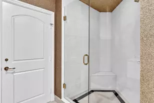 7000 Island Blvd, Aventura, FL 33160 - Photo 26