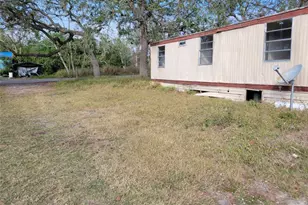 47 Palm Cir, Avon Park, FL 33825 - Photo 2