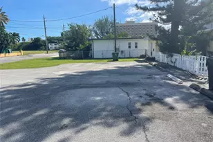 224 SE 9th Ct, Hallandale Beach, FL 33009 - Photo 8