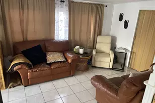8610 SW 18th Ct, Davie, FL 33324 - Photo 4