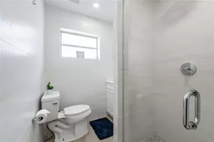 825 SW 14th St, Fort Lauderdale, FL 33315 - Photo 48