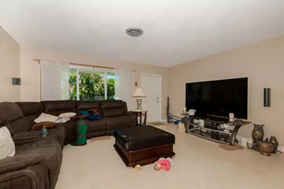 321 SE 1st Avenue, Pompano Beach, FL 33060 - Photo 24